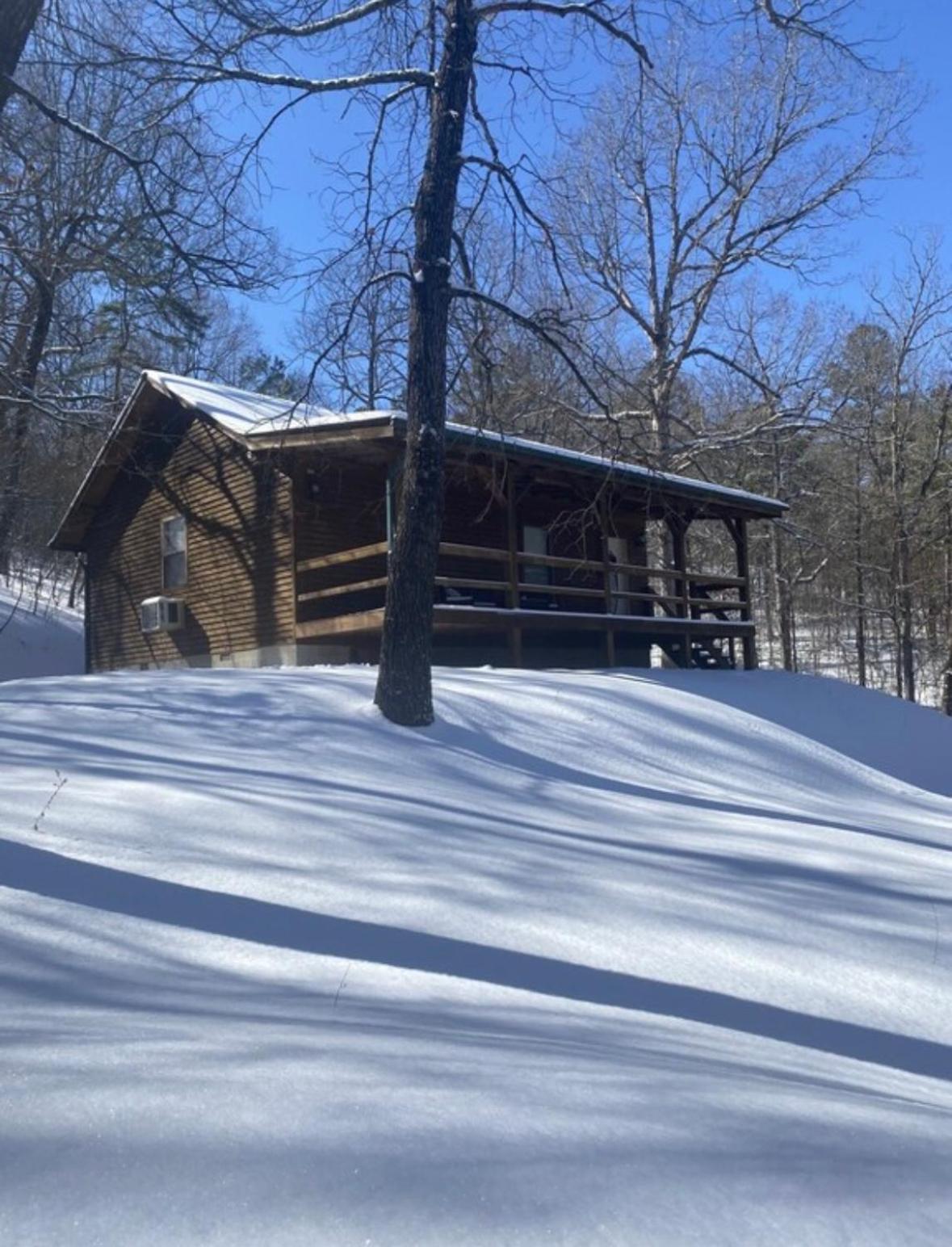Cedar Creek Cabins #1 - Giant Spa Tub, Large Wooded Porch, Full Kitchen, 1 Bedroom Eureka Springs Exteriör bild