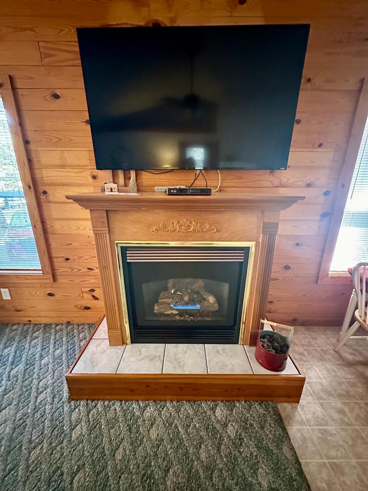 Cedar Creek Cabins #1 - Giant Spa Tub, Large Wooded Porch, Full Kitchen, 1 Bedroom Eureka Springs Exteriör bild